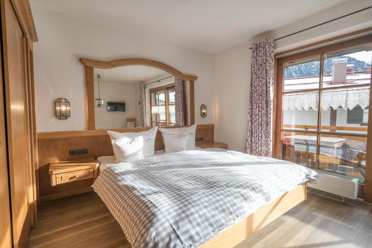 Ferienwohnungen Alpentraum - Landhaus Im Oberen Markt Oberstdorf Esterno foto
